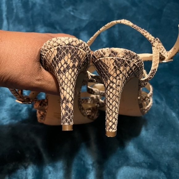 Strappy summer sandal snakeskin size 8. Rockport by adiPrene adidas! Nice shoes - Picture 3 of 16